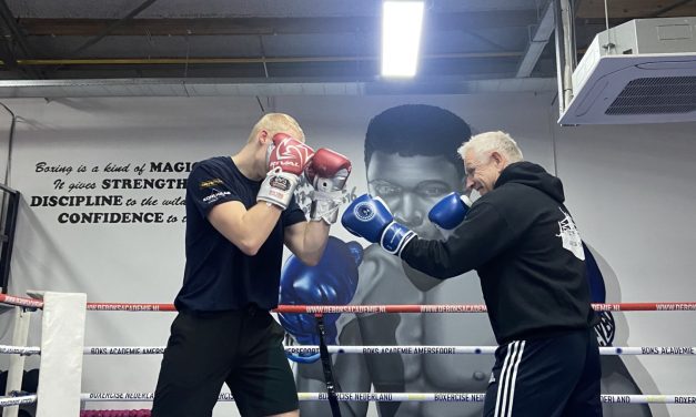 Alex van Klooster is fulltime boksschoolhouder: “Ik hoop mensen anders naar het leven te laten kijken”