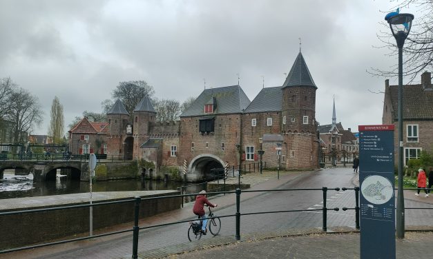 Voor het eerst weer rondleiding door Koppelpoort Amersfoort: “Prijs voor beste stad van Europa heeft flinke impact op rondleidingen”