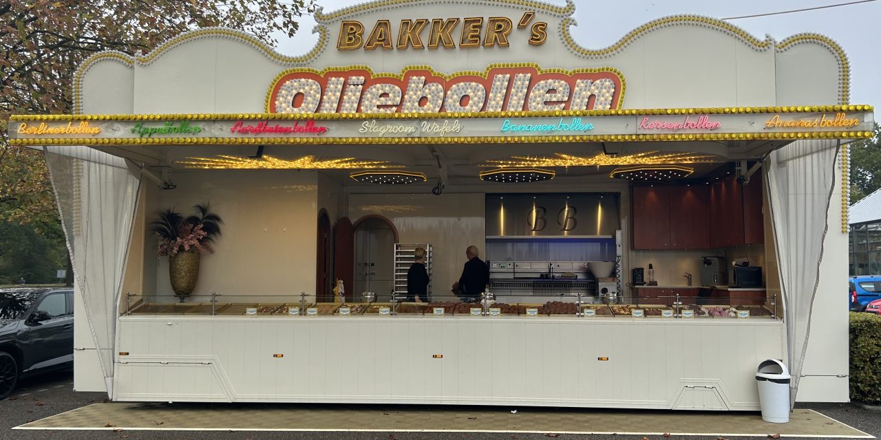 Oliebollenkramen in Amersfoort weer geopend