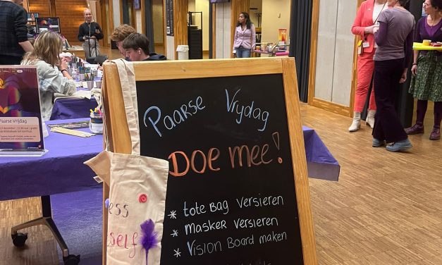 Bibliotheek Eemland viert diversiteit met Paarse Vrijdag