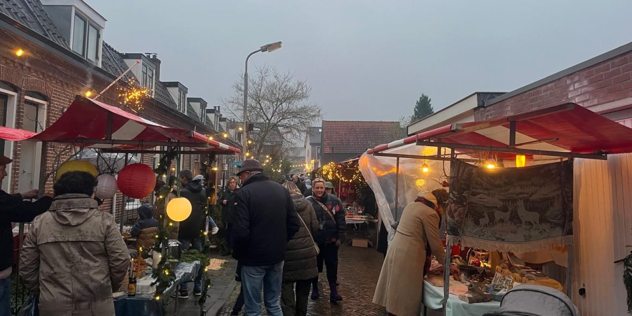 Sfeervolle kerstmarkt vanuit de voortuin