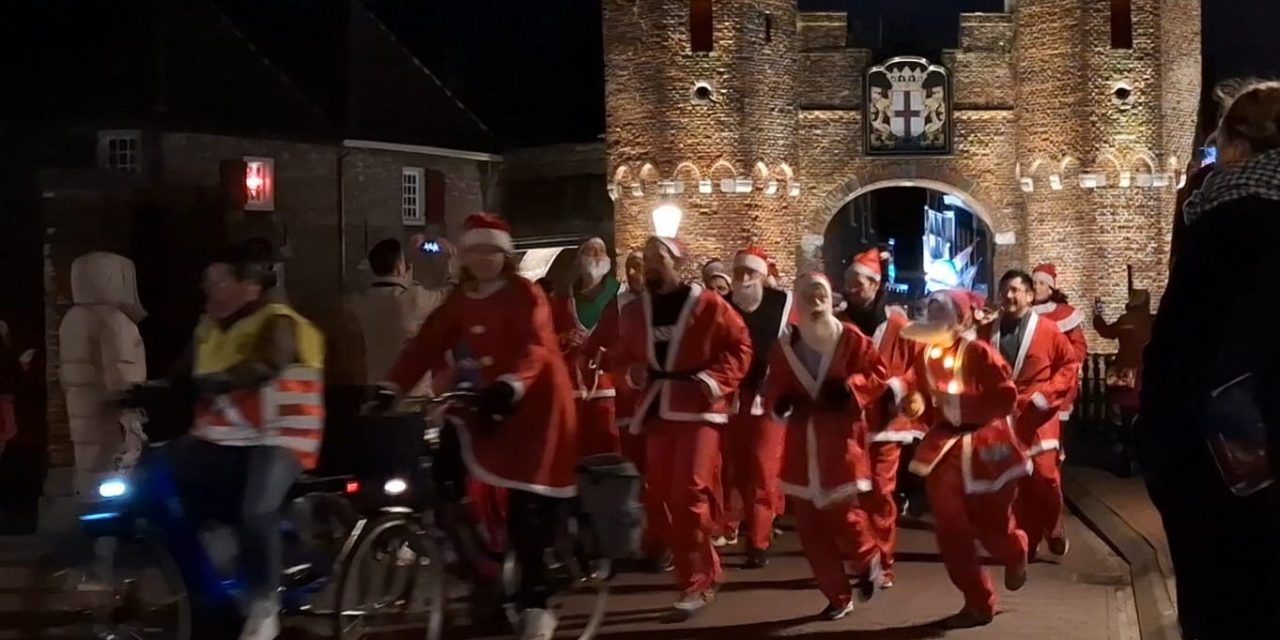 Kerstmannenloop trekt 1400 deelnemers voor het goede doel