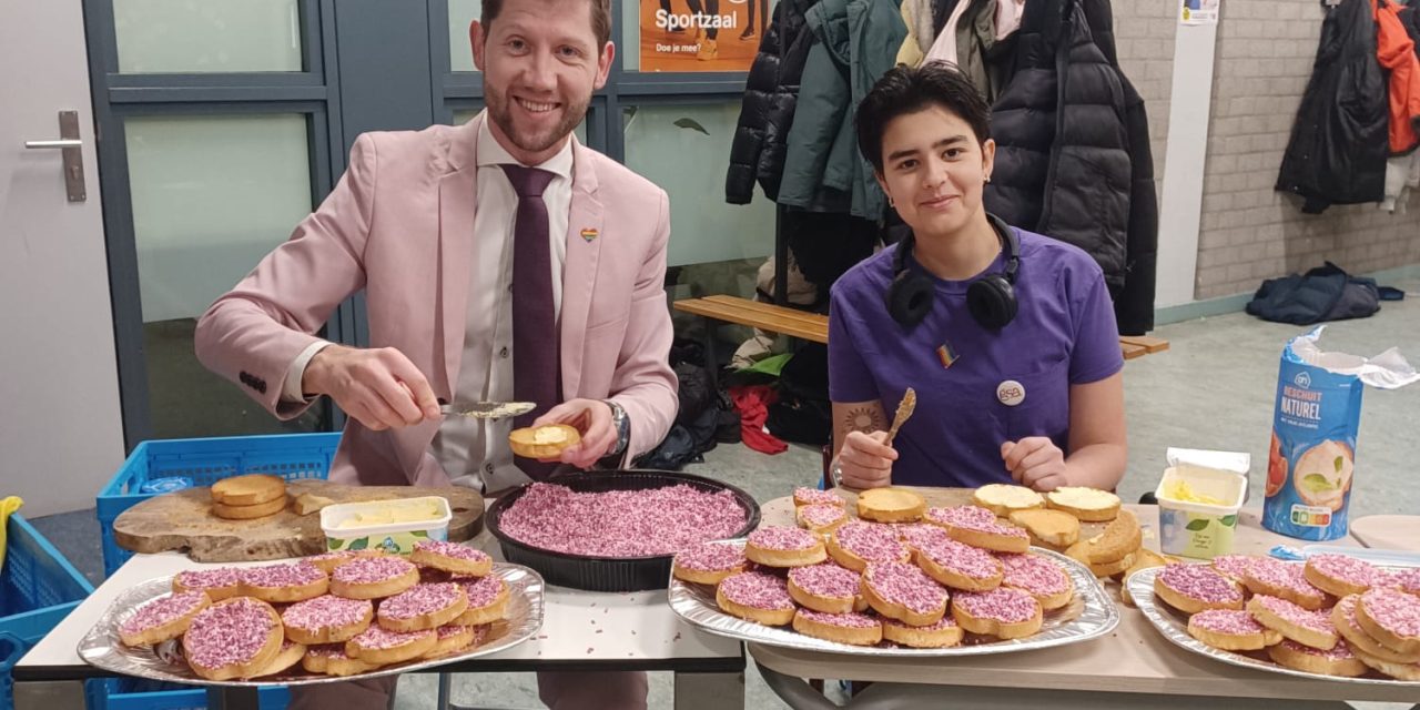 Scholieren vieren de 15e editie van Paarse Vrijdag