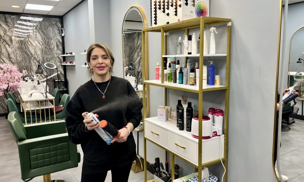 Van tekenen naar haarstyling: Ronak Jamshidi opent eigen beautysalon