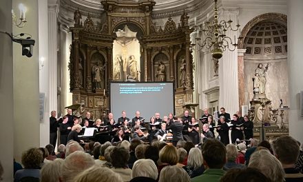 Oratorium ‘Annelies’ door het St. Joris Kamerkoor: ‘Je moet het verhaal levend houden om herhaling te voorkomen’