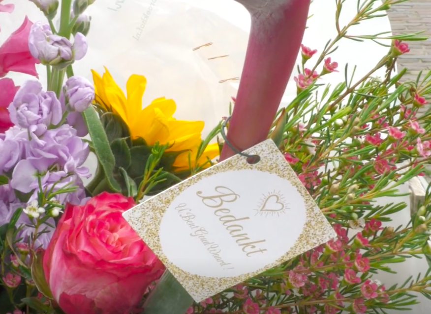Natasja brengt elke week een bloemtje langs