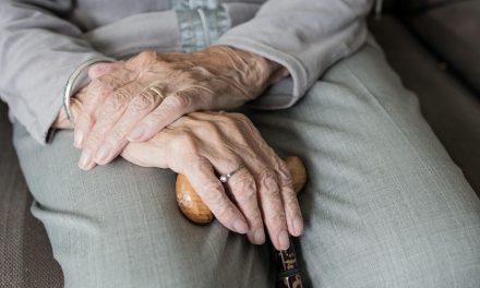 Benefietdiner laat zien hoe Amersfoort sociale contacten voor ouderen mogelijk maakt