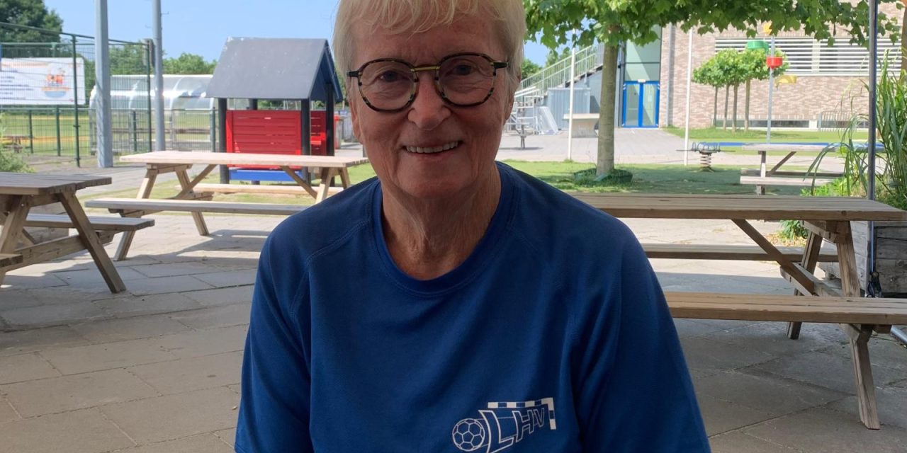 To Schoenmakers al 40 jaar vrijwilliger bij Leusden Handbal Vereniging; ‘Hier ligt mijn hart.’