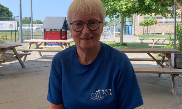To Schoenmakers al 40 jaar vrijwilliger bij Leusden Handbal Vereniging; ‘Hier ligt mijn hart.’