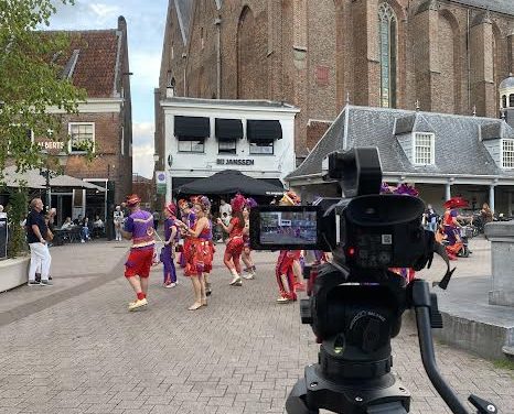 Parade van Dale Cañe trekt door Amersfoort