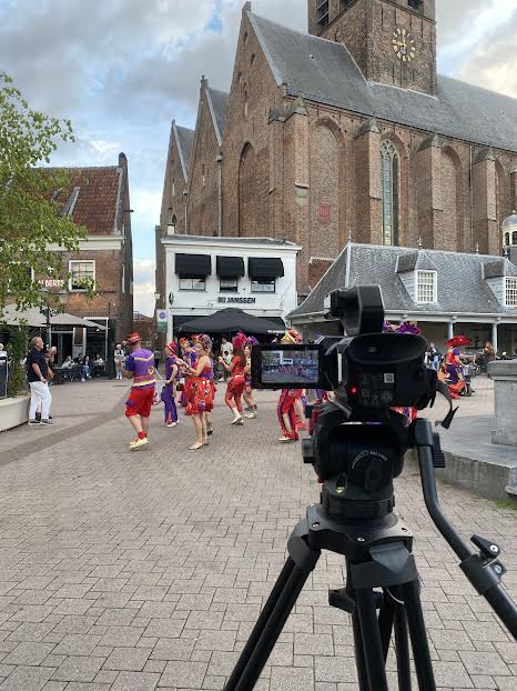 Parade van Dale Cañe trekt door Amersfoort