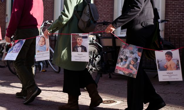 Het stilteprotest tegen de genocide wekelijks in het centrum van Amersfoort