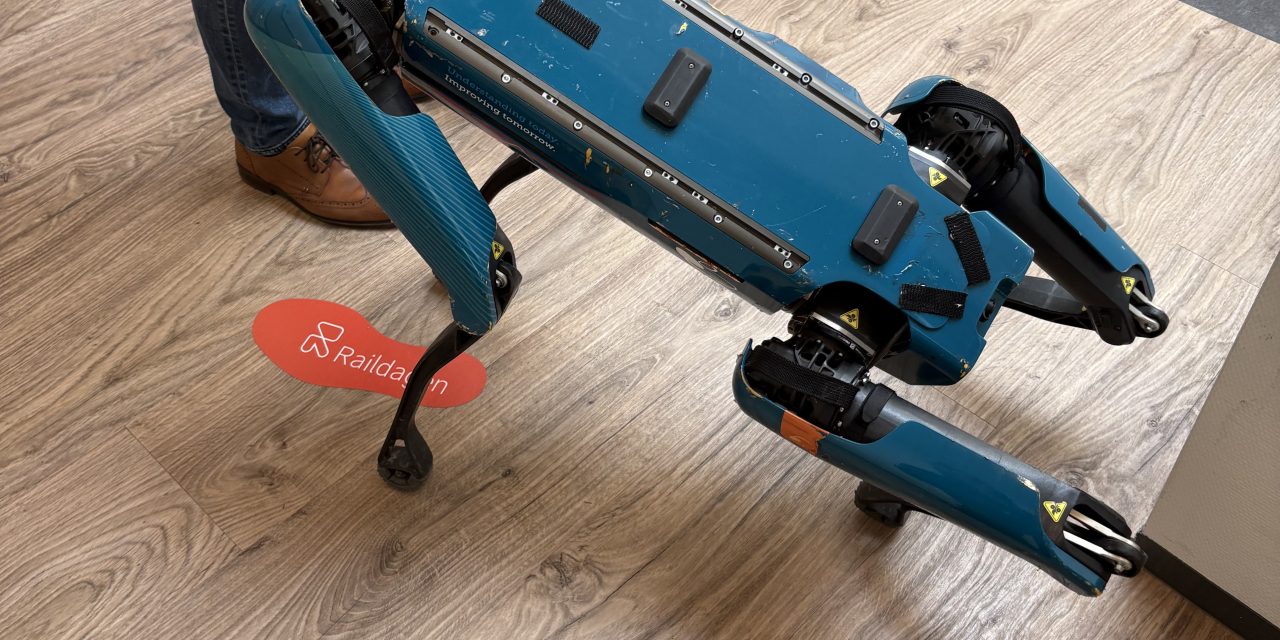 Robothond draagt bij aan enthousiasmeren jongeren voor spoorsector