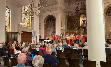 Theaterkoor Voice Box op het Groot Amateurkunst Festival