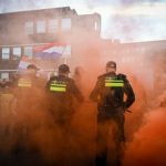 Spanning in Amersfoort: Twee demonstraties, één plein.