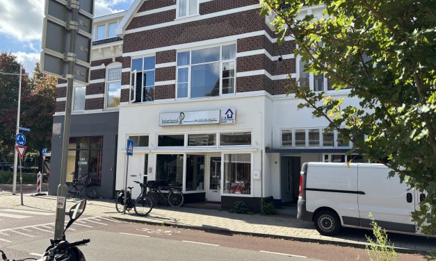 Dierenarts Peter de Frankrijker” Dierenarts worden doe je niet om rijk van te worden maar omdat je van het vak houd”.