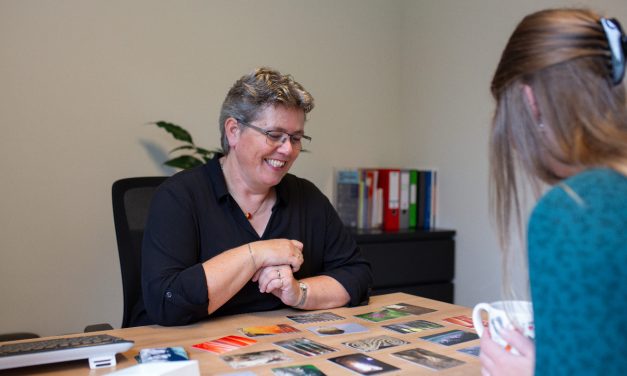 “Je stem mag er zijn, ook als hij hapert” – Amersfoortse stottertherapeut over Wereldstotterdag