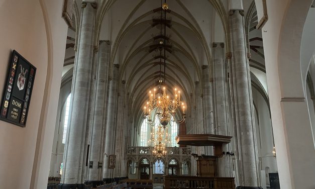 Cornelis Bos laat stilte vallen in de Sint-Joriskerk