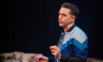 ‘Je doet dit uiteindelijk omdat je het leuk vindt.’ – Tourende cabaretier Wouter Monden