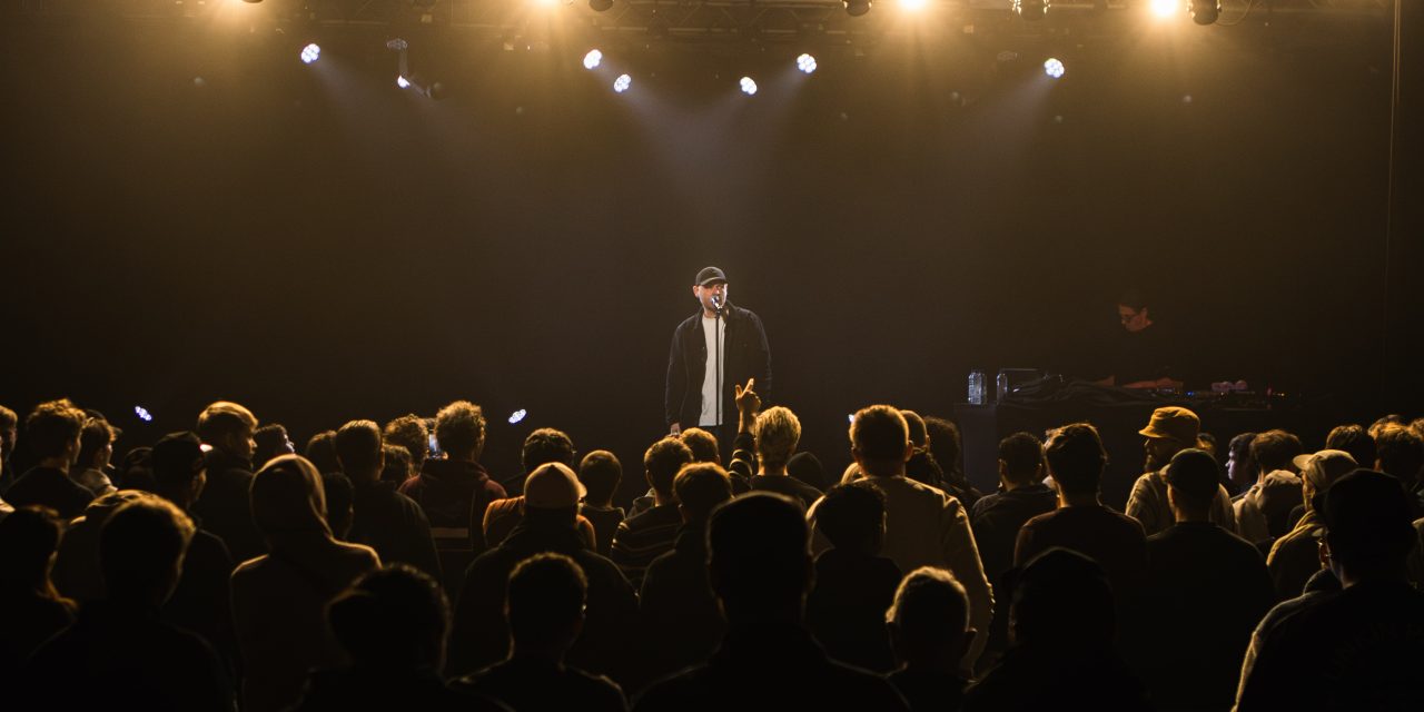 Opkomend hiphoptalent schittert bij Gravel Pit in FLUOR: “Zonder veilige ontwikkelplek blijft talent onzichtbaar”