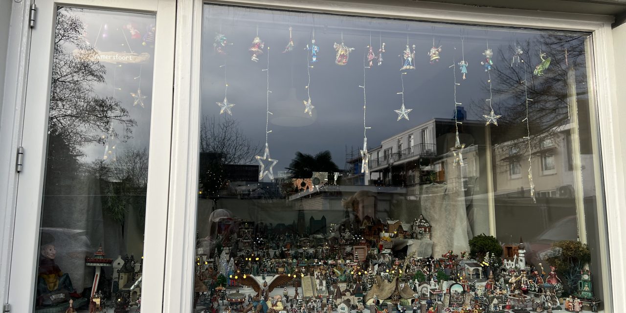 Een Amersfoortse woonkamer omgetoverd tot kerstdecor