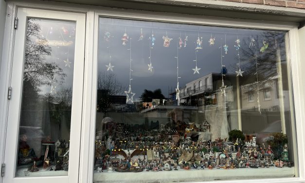 Een Amersfoortse woonkamer omgetoverd tot kerstdecor