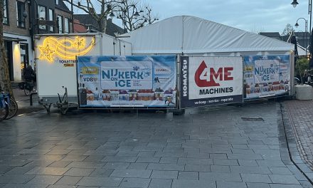 Plein Nijkerk omgebouwd tot ijsbaan