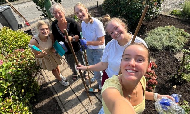 Van hulp geven naar verbondenheid: jongeren in actie bij Sociale Gasten