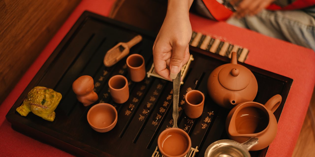 Gongfu-theeritueel: mindful proeven aan de travel tea table