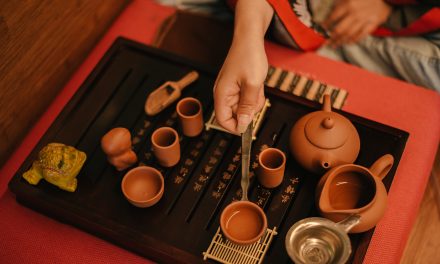 Gongfu-theeritueel: mindful proeven aan de travel tea table