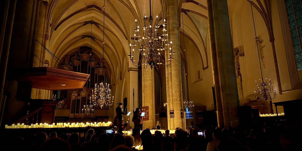 Honderden kaarsen in Sint-Joriskerk: ABBA Candlelight zorgt voor magische sferen
