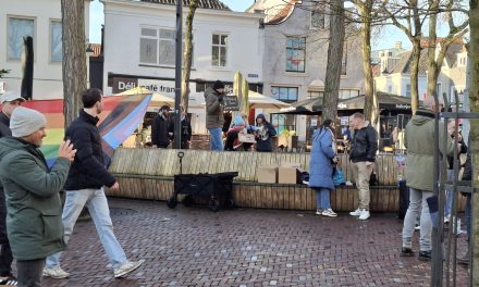 Rogue* demonstreert samen met de Dolle Mina’s tegen Frontrunners Ministries, wat beweegt hem?