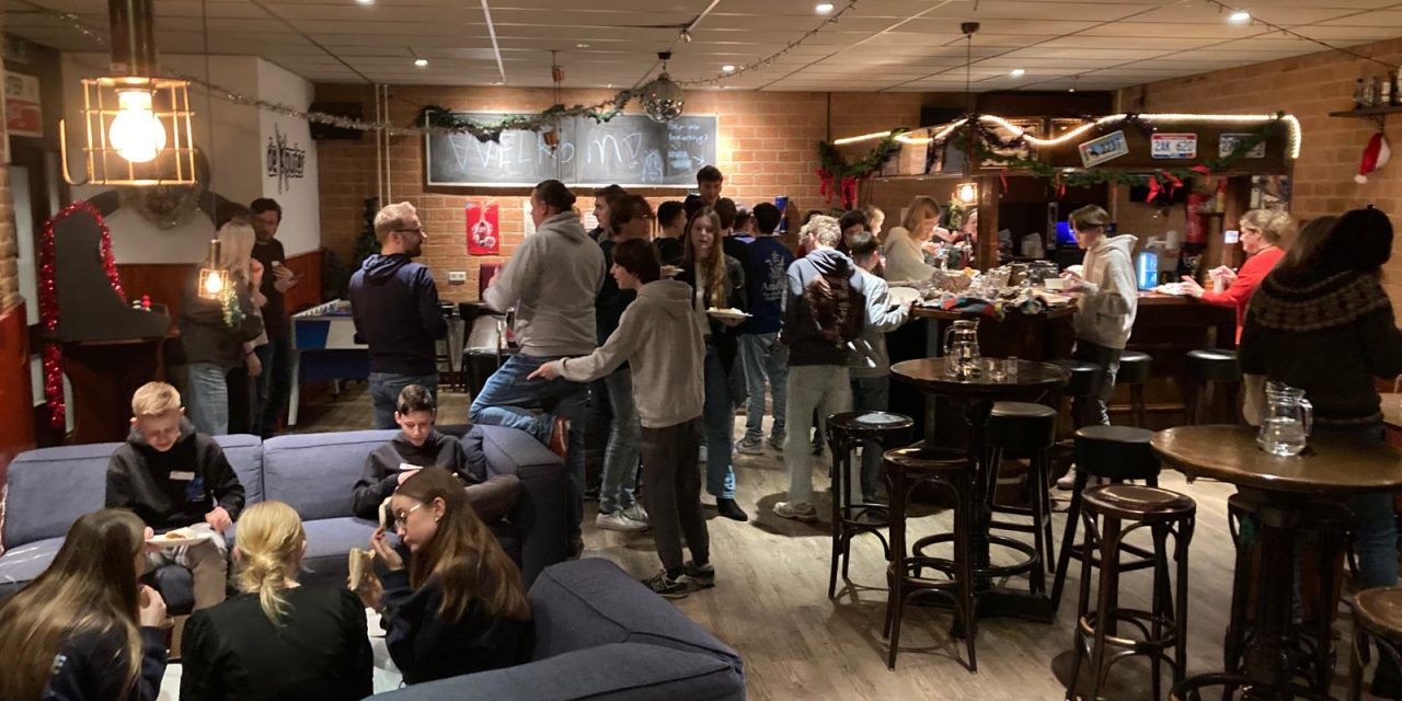 Alpha Youth: Geloof, gesprekken en een gezellige avond