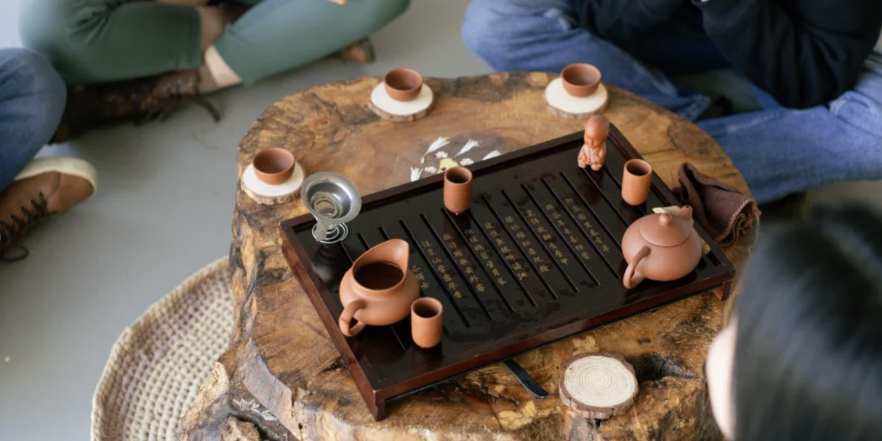 Gongfu-theeritueel: mindful proeven aan de travel tea table