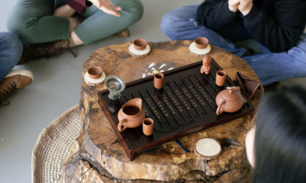 Gongfu-theeritueel: mindful proeven aan de travel tea table