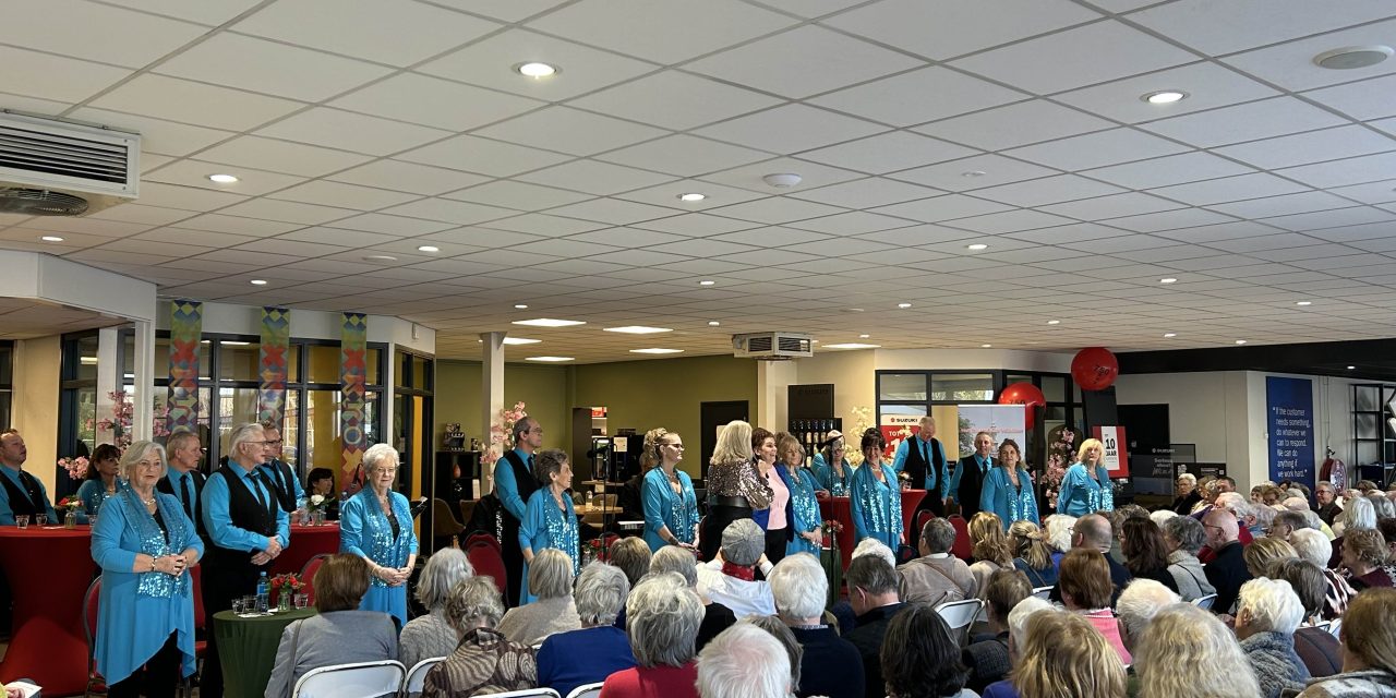 Het Amsterdamse thema bij showroom muziekshow in Hoogland