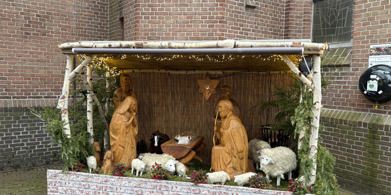 Honderden kerststallen werden van stal gehaald in Hoogland.