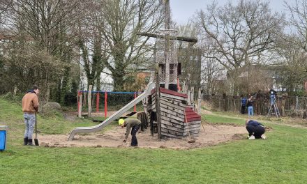 Speeltuin Rivierenwijk klaar voor het nieuwe seizoen dankzij vrijwilligers