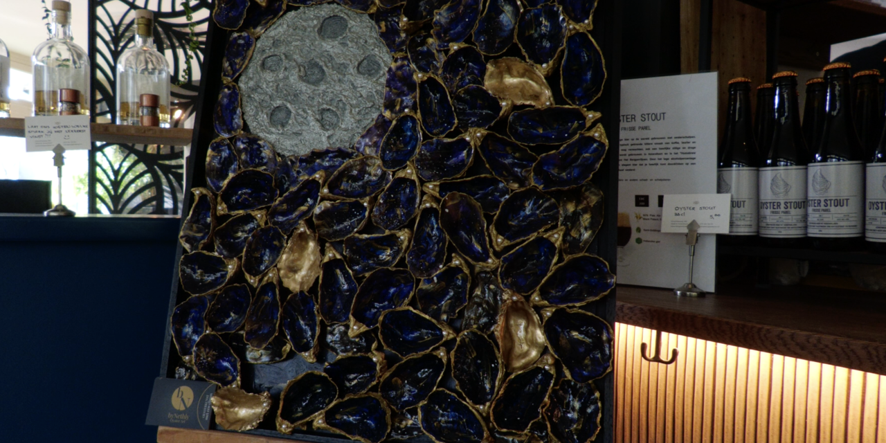 Amersfoortse kunstenares maakt kunst van oesterschelpen