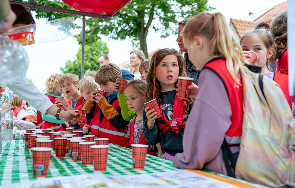 Water tussen de snoepkettingen: strijd om gezonde keuzes tijdens de Avondvierdaagse