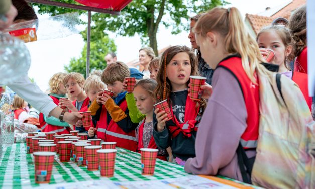Water tussen de snoepkettingen: strijd om gezonde keuzes tijdens de Avondvierdaagse