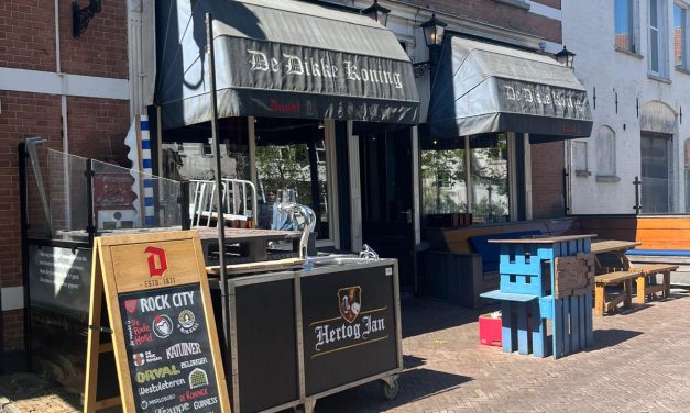 Achter de schermen van een kroegoptreden: strakke planning cruciaal voor succesvolle avond