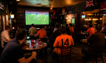 Gezellige Oranjeavond in Long John’s Pub: hoop op grotere drukte tijdens WK