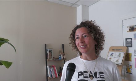 De maatschappelijke taak van Amersfoortse schrijfster Dagmar Holtman: ‘Wat minder zichtbaar is, meer zichtbaar te maken.’