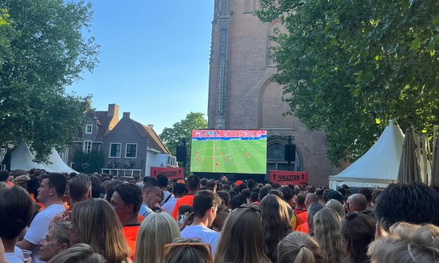 WK-drukte in Amersfoort: het Lieve Vrouweplein maakt zich klaar