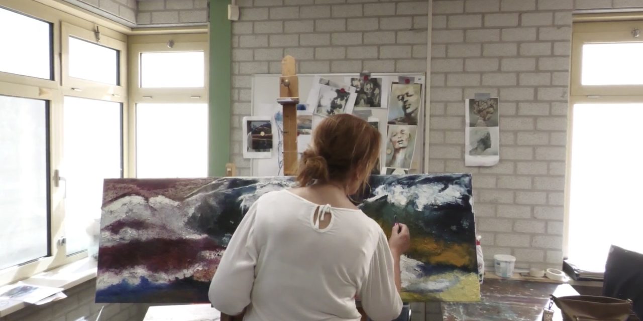 Yvonne Nijs over haar passie voor schilderen en haar expositie in de Bibliotheek Eemland
