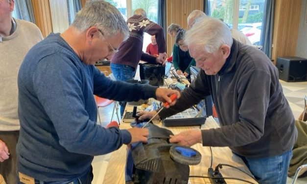 “Wegooien? Mooi niet!” Repair café in Hollandsche Rading heropent