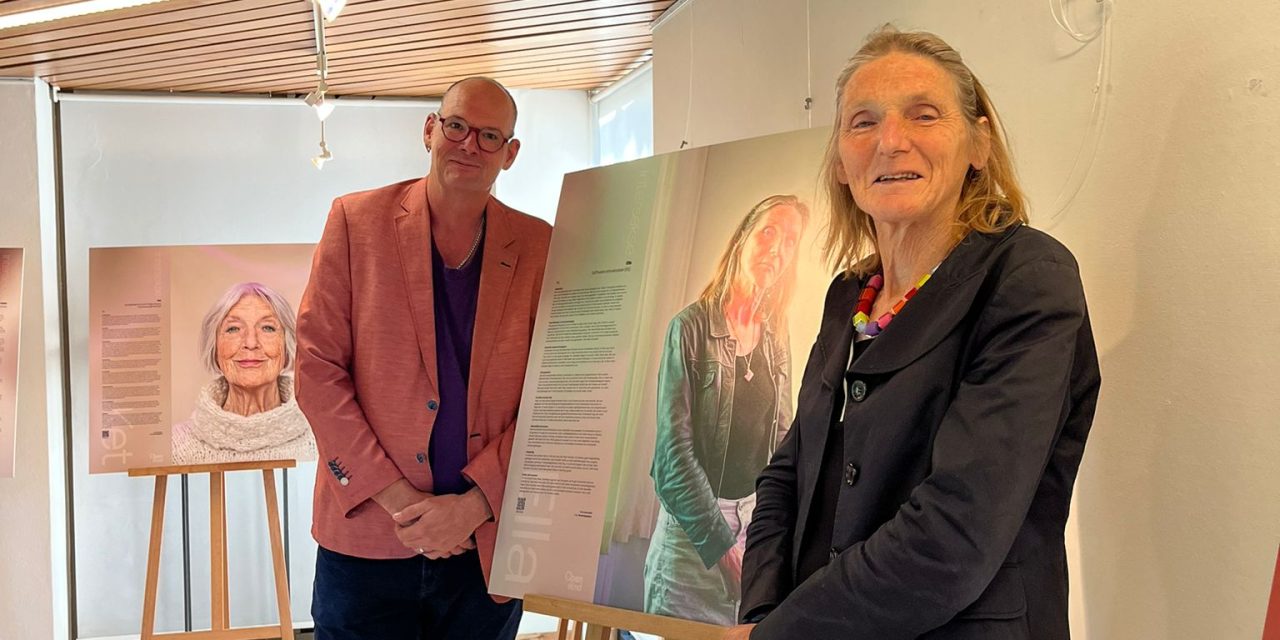 Bewogen opening van fototentoonstelling over intersekse personen in De Bilt