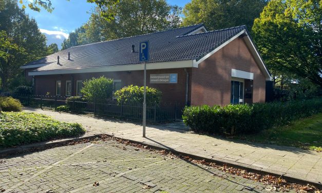 Jehova’s getuigen op de markt in Bilthoven