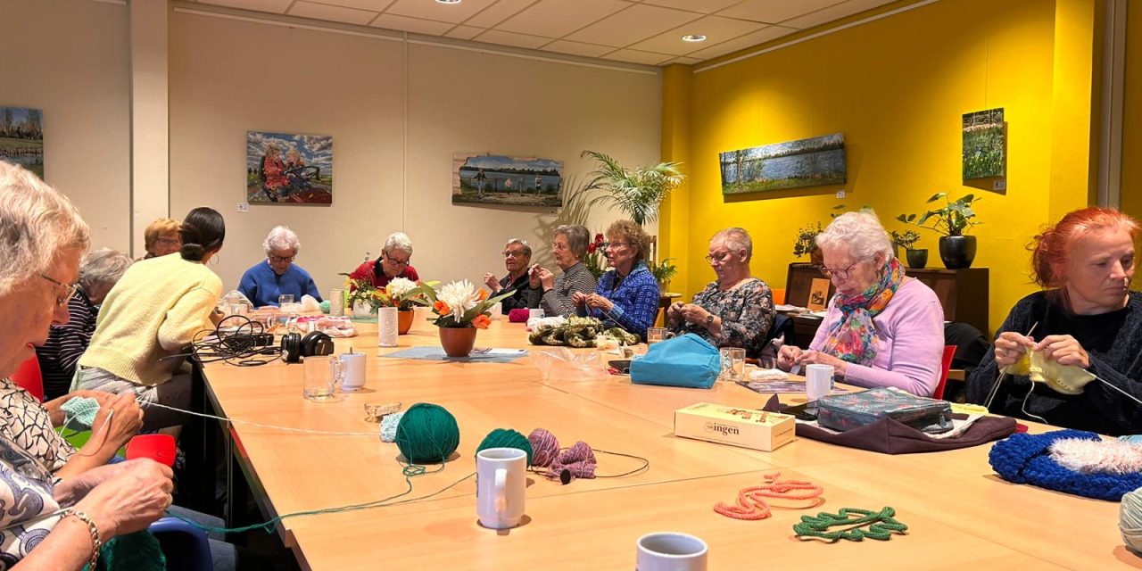 Breiclub in De Bilt zorgt voor samenhorigheid tijdens de week tegen eenzaamheid.